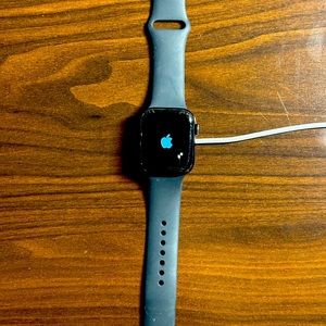 Apple Watch - Series 7 - 42mm - Cellular